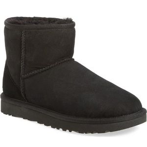 Ugg mini black size 9